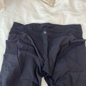 Black lululemon yoga pant